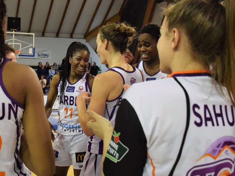 TJoie des joueuses du TGB après la victoire sur Villeneuve d'Ascq en Basket